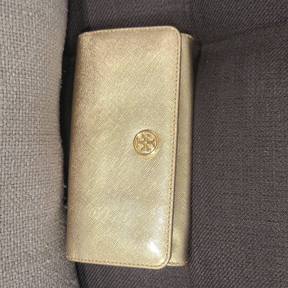 Tory Burch zipper wallet